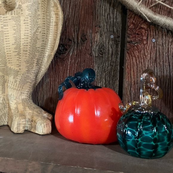 Signed Hand Blown Glass Pumpkin 2018 Opaque Orange Teal Stem Fall - Picture 6 of 8